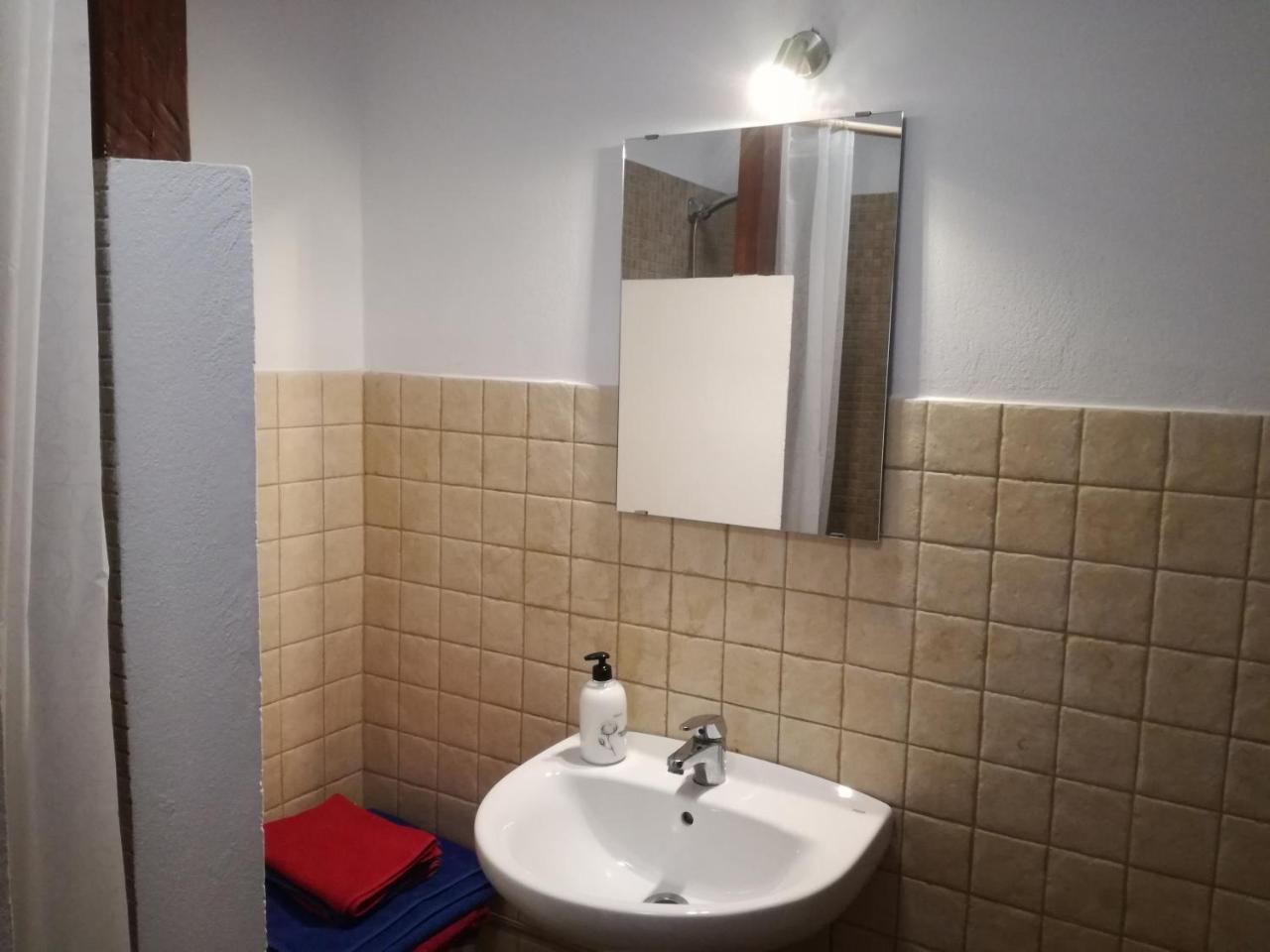 Surfhouse Hostel Famara Caleta De Famara Екстер'єр фото