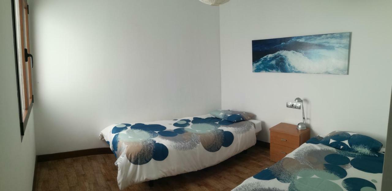 Surfhouse Hostel Famara Caleta De Famara Екстер'єр фото